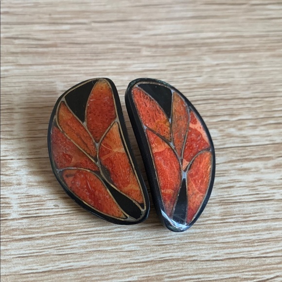 Vintage Wooden Beaded Necklace and Earring Set - Picture 2 of 6